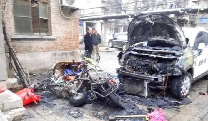 电动车楼道口充电爆燃,电动车楼道充电连环爆炸37次