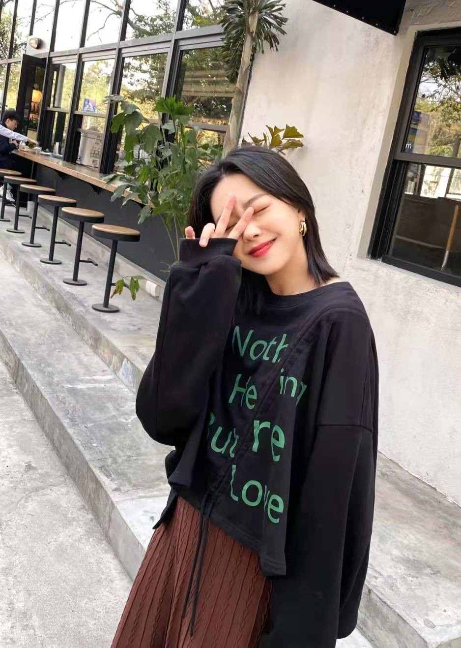 买卫衣不是越贵就越好，注意这5个细节，上身才时髦又显气质