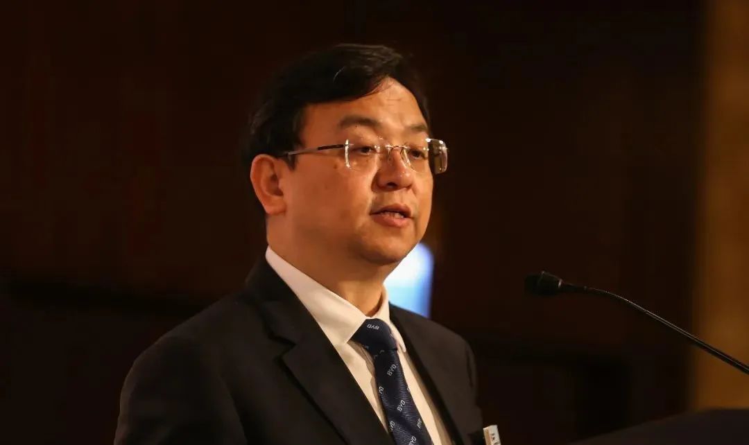 借给“穷亲戚”250万换回1000亿，广州新首富隐秘上位史