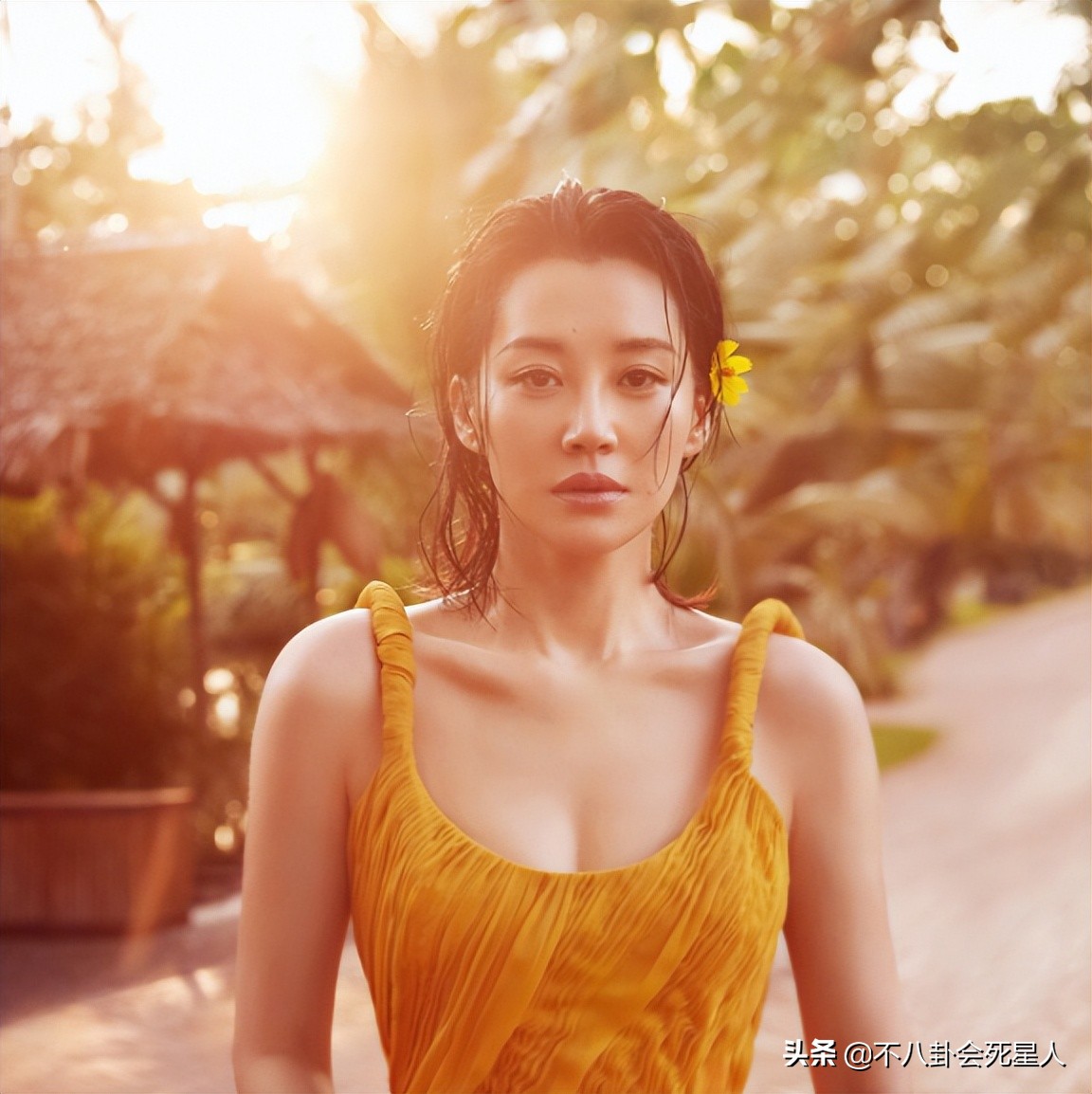 年轻时很美老了很丑的女星,年轻时候不好看老了漂亮的明星