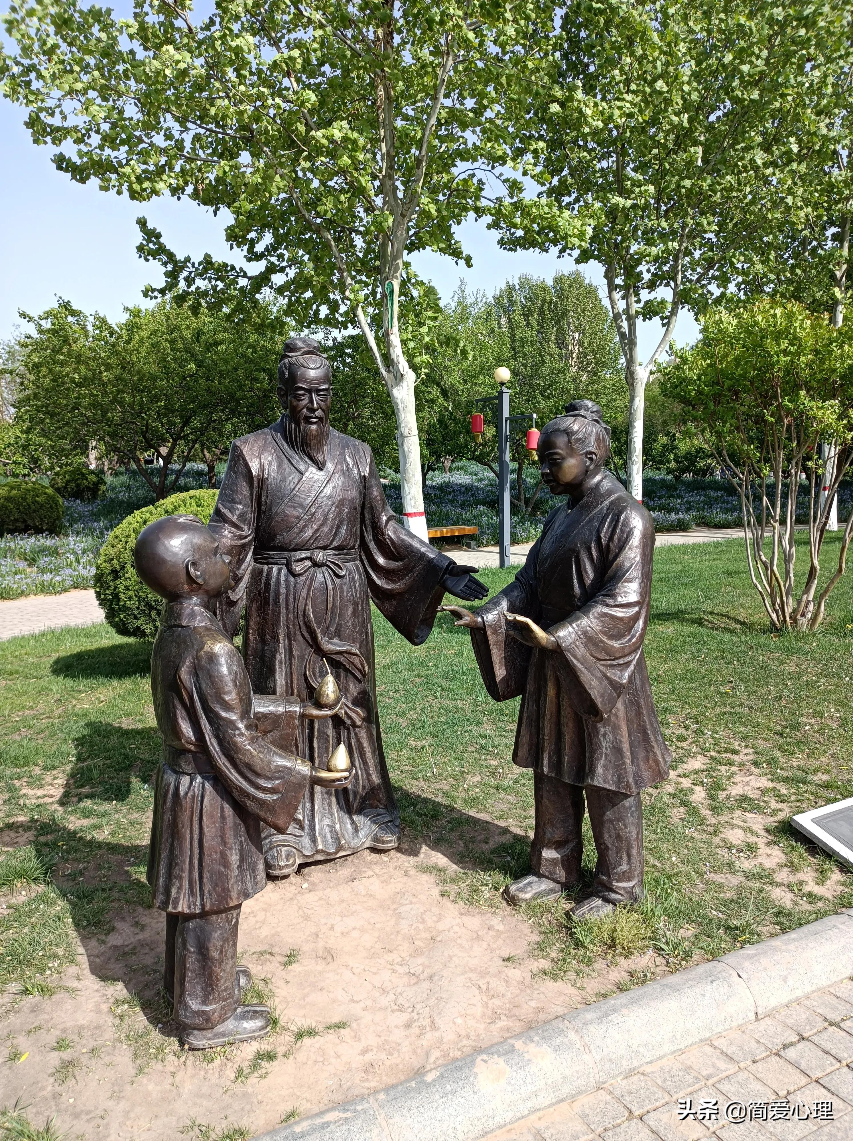 《团体咨询与心理治疗》：团体里的成长与众不同