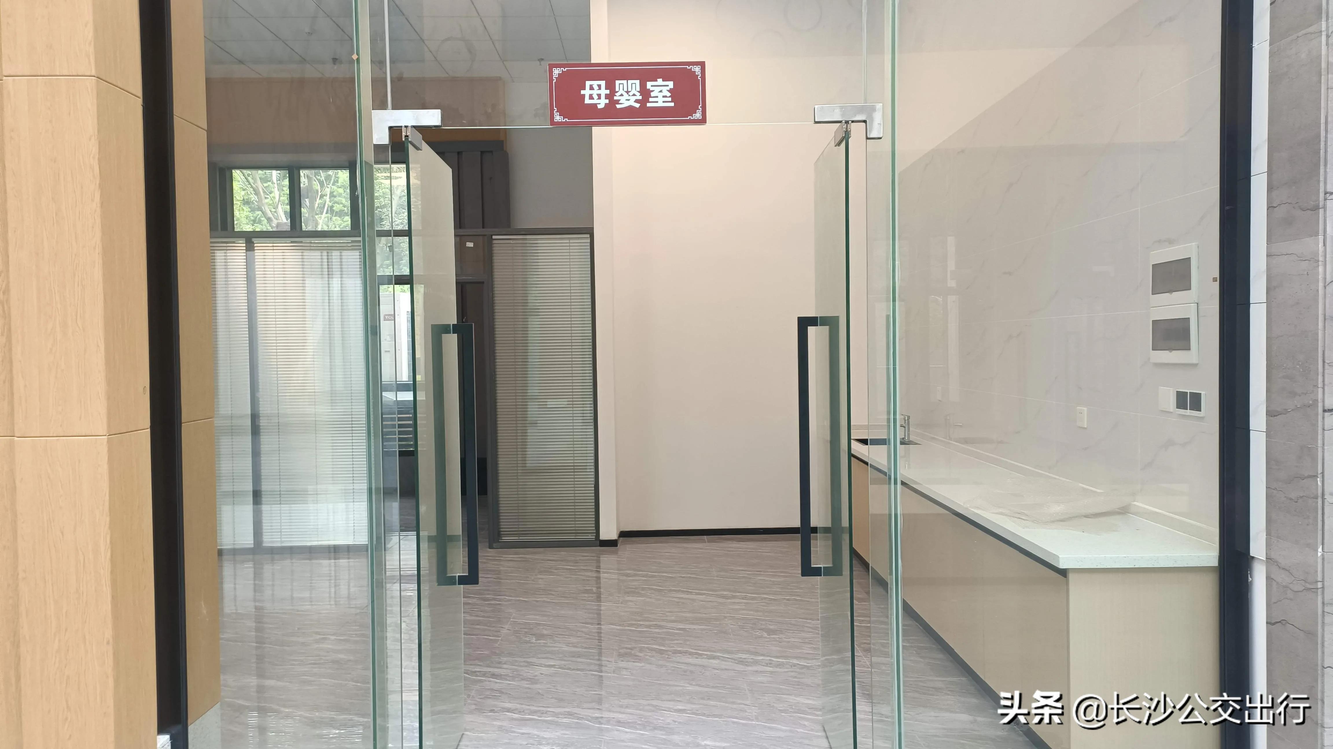 岳麓山从南门爬的攻略,岳麓山东门进南门出旅游攻略