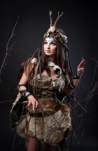 维京时代，少数拥有女性精英阶层的社会形态，女战士、女商人