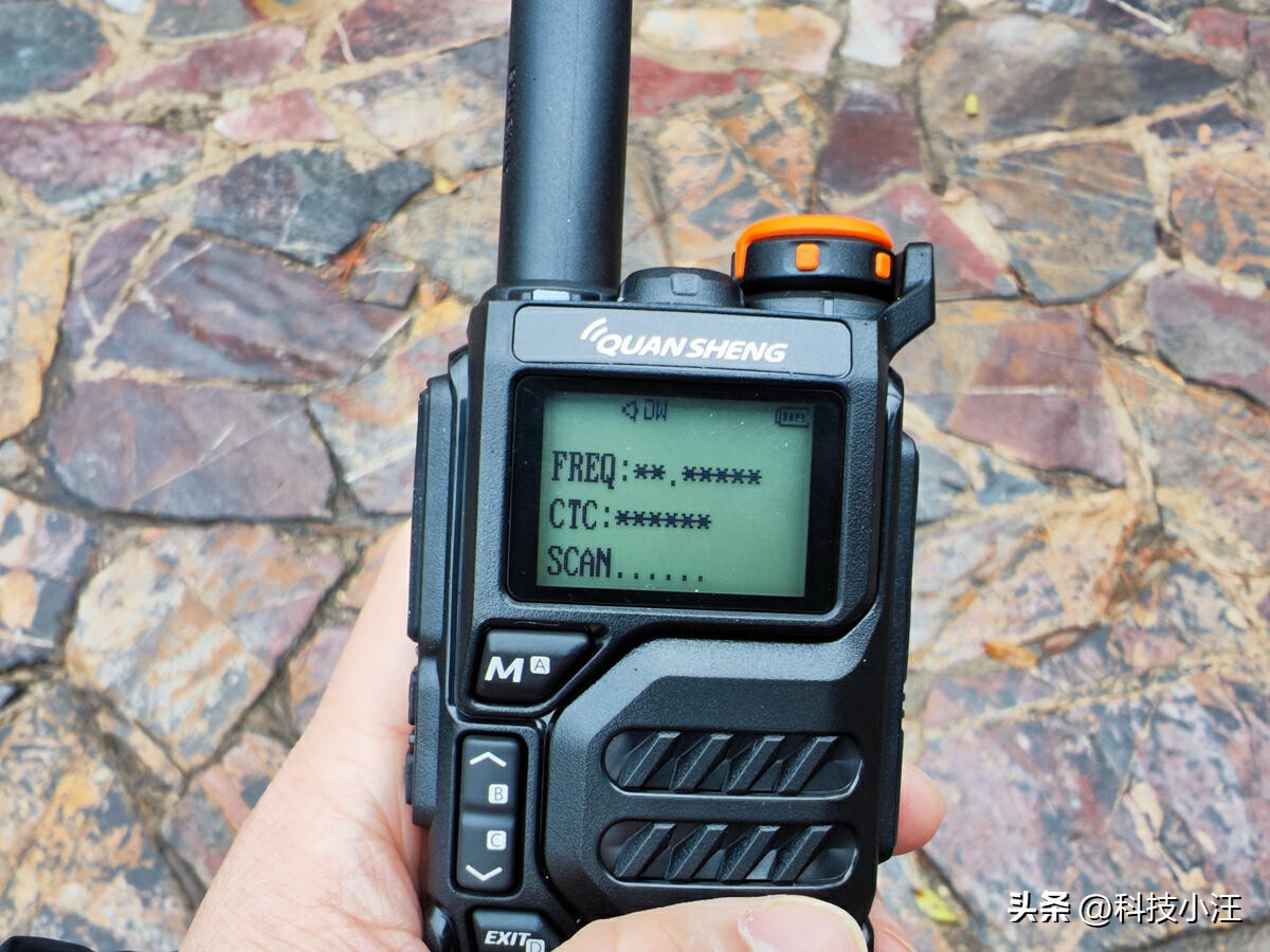 泉盛新款对讲机,泉盛UV-K6手持对讲机