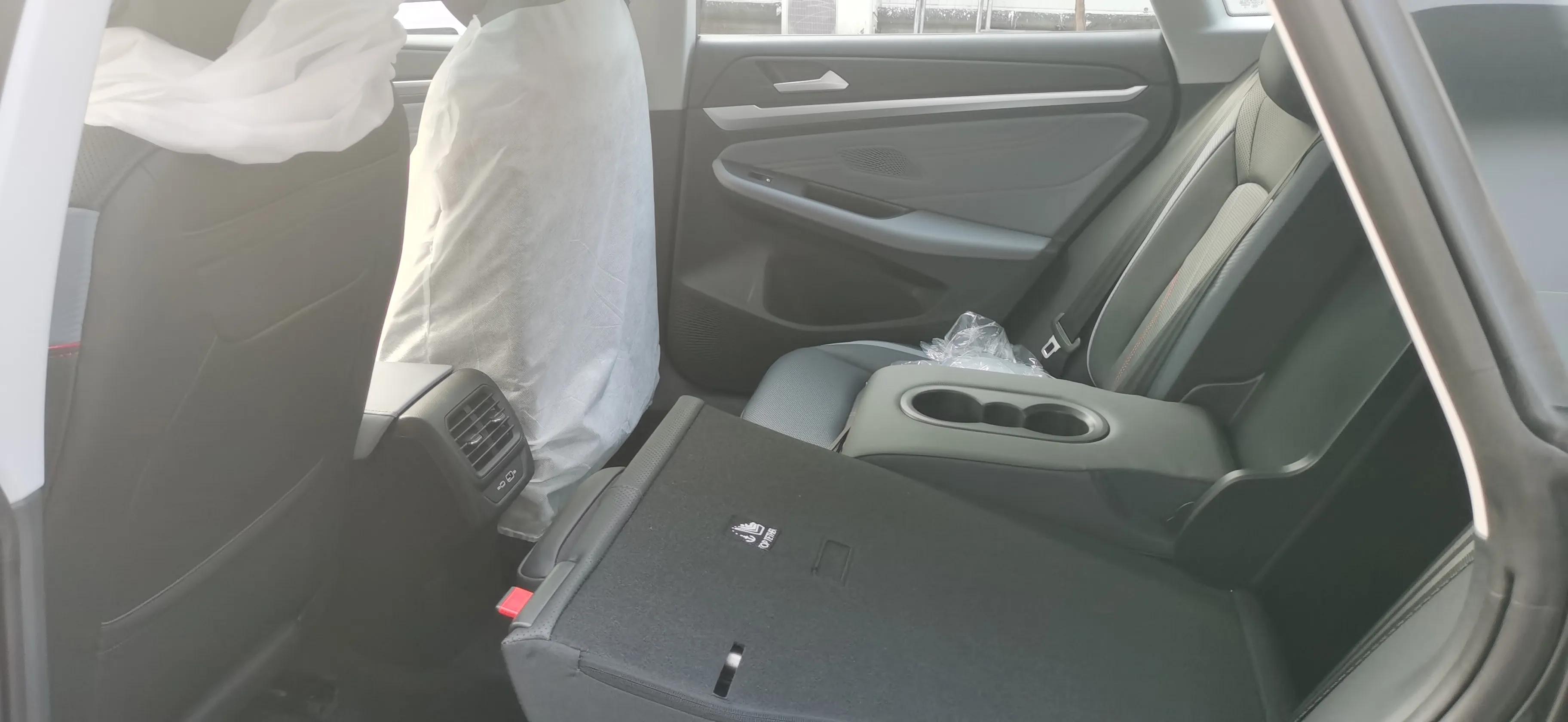 凌渡2022款凌渡l280tsi超辣旗舰版,凌渡2023款280tsidsg炫辣版