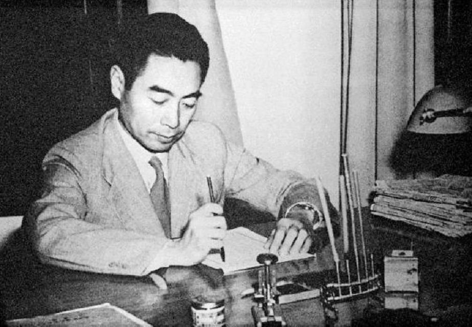 李克农遇国军上校，打了个招呼，周总理怒批李：他若暴露，你负责