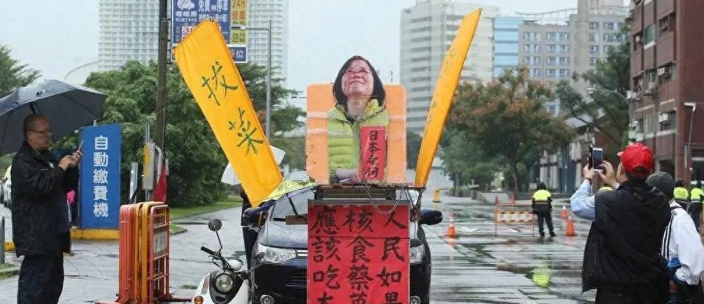 为什么年轻女人害怕50多岁男人,为什么有些女孩怕五十多岁的男人