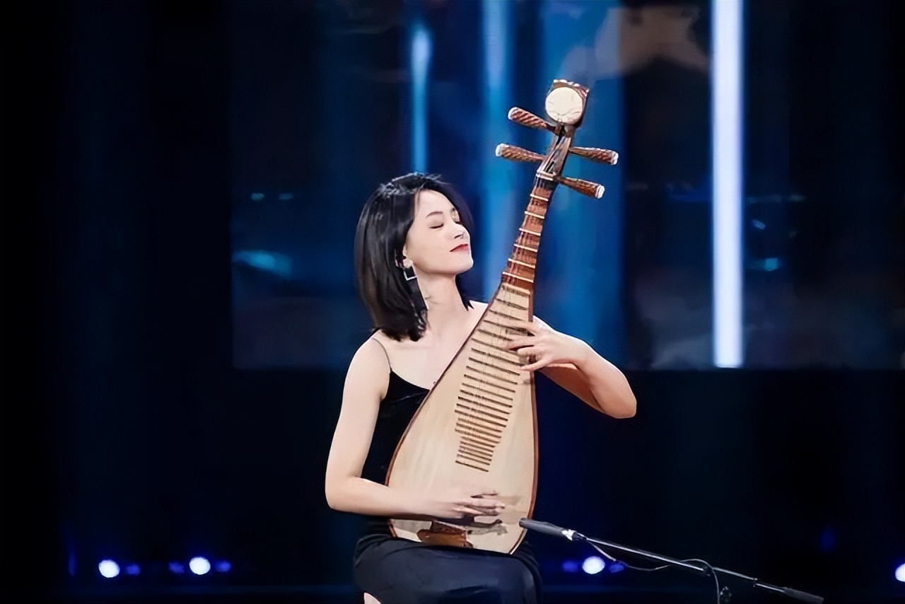 才2年就忍不住了,33岁的霍尊,终究还是难过“美人关”