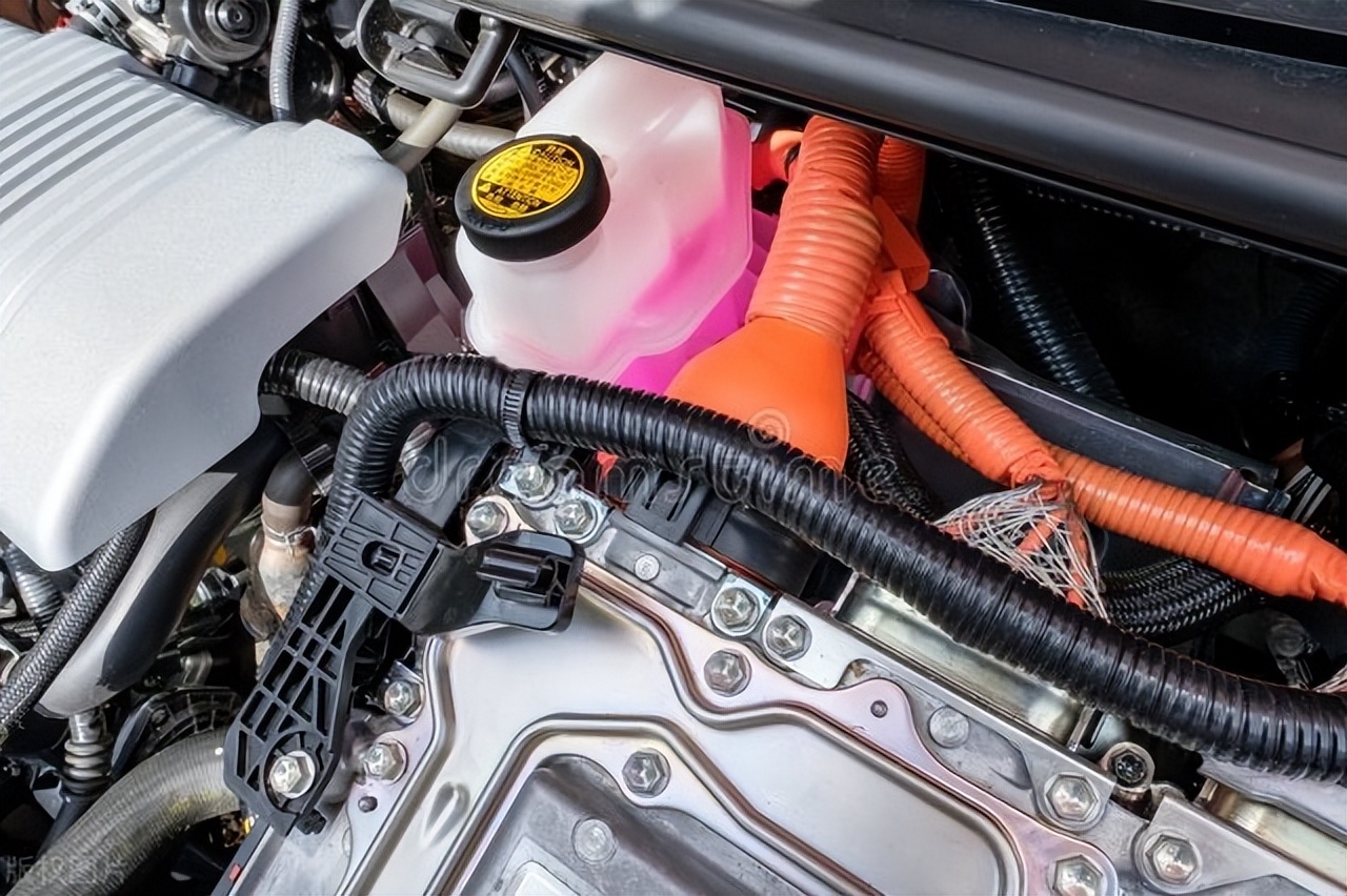 车的发动机防冻液多久更换一次,发动机防冻液一般多长时间更换呢