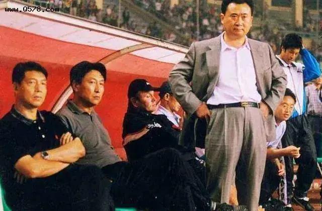 男足降薪后还能还得起月供么,男足降薪是真的假的