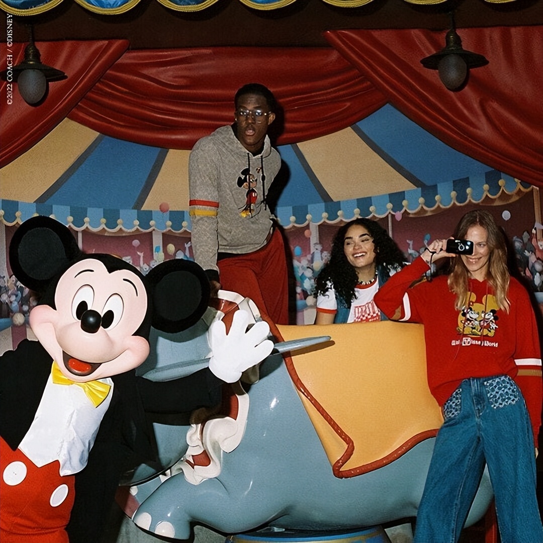 coach和迪士尼联名包米奇,coach双肩包迪士尼联名二手