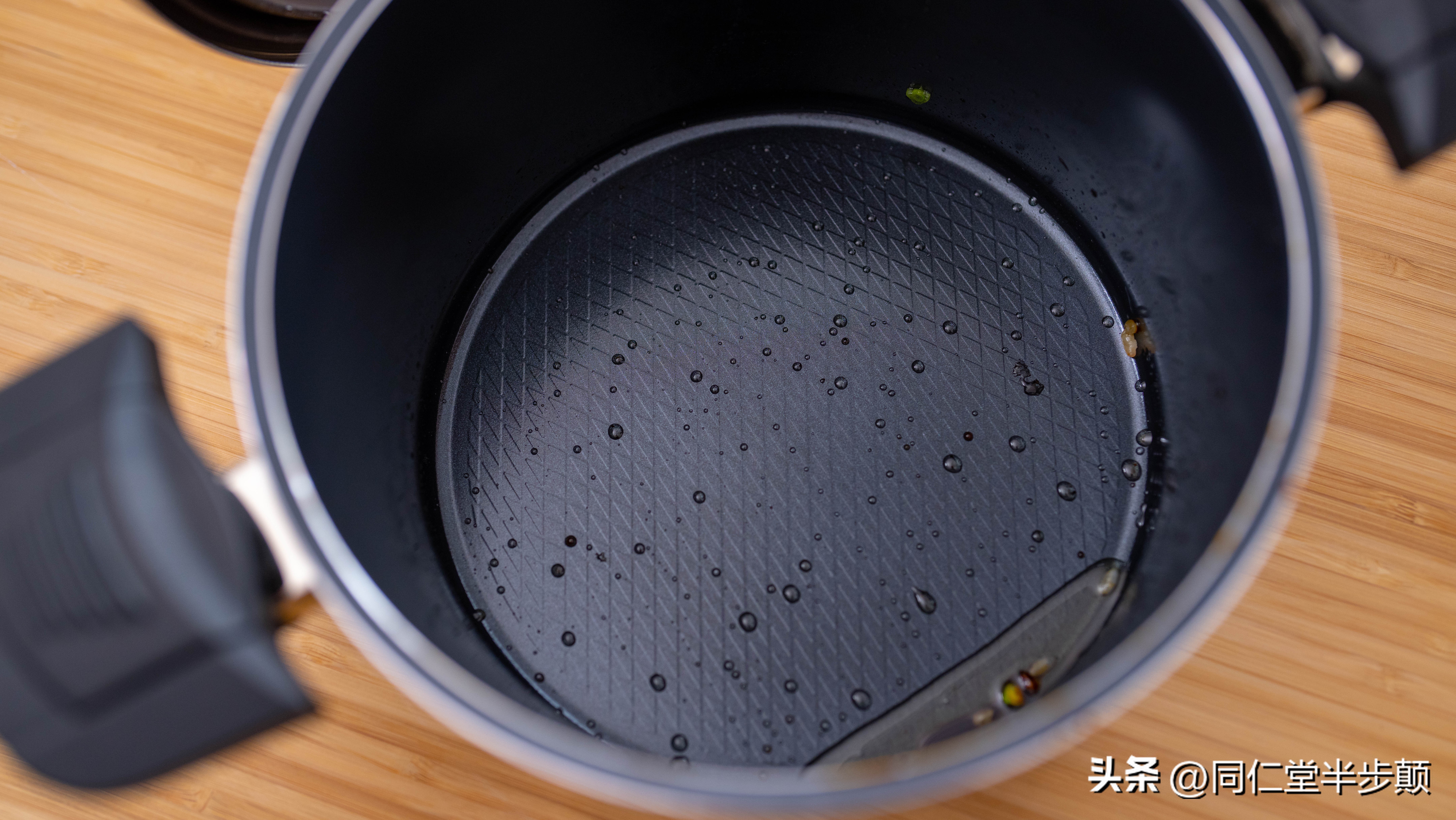 让所有还在挑选锅具的人知道你的名字：HAPPYCALL真空真鲜锅