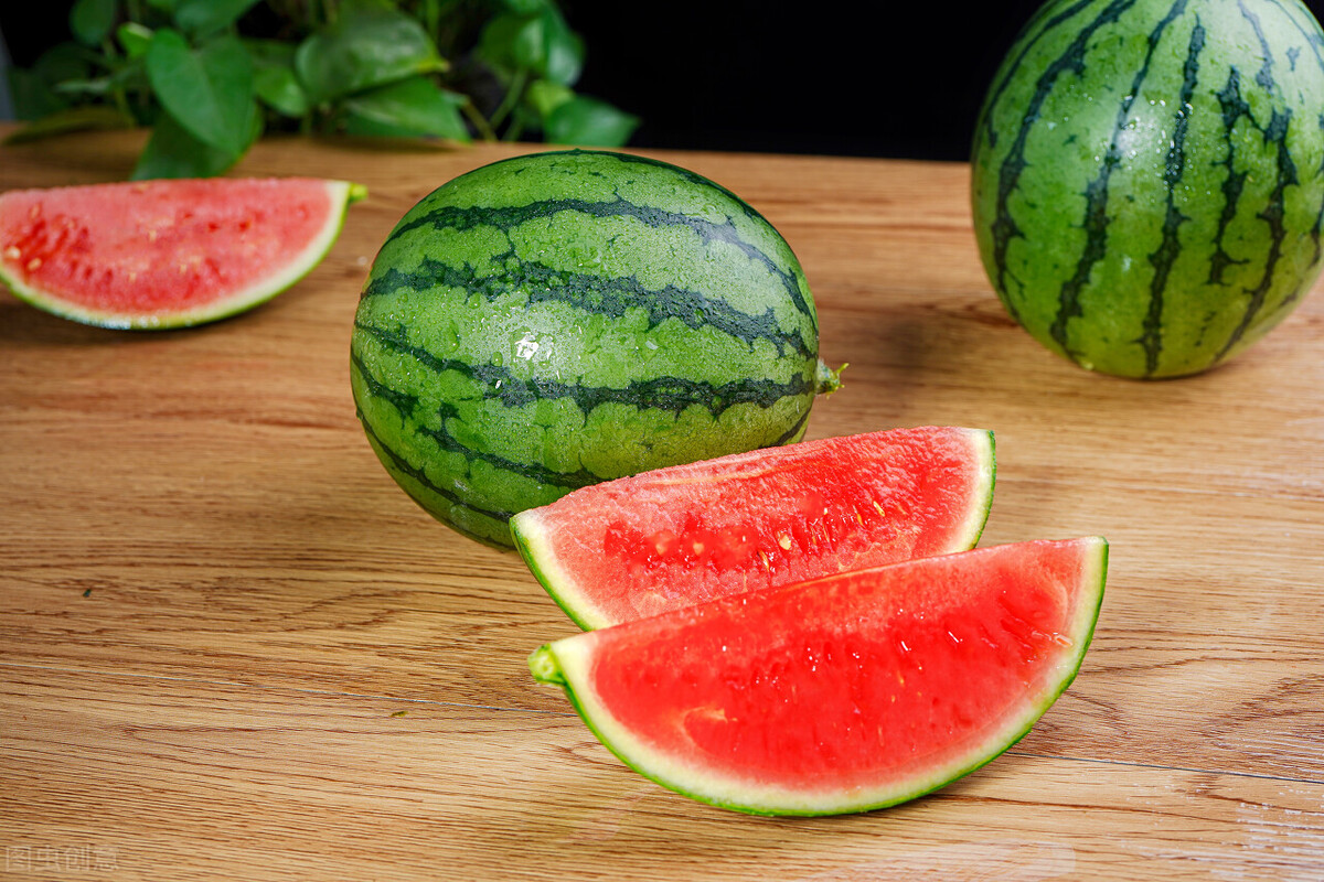 夏季，这5种水果建议多吃，清润润肠防暑热，神清气爽度夏天