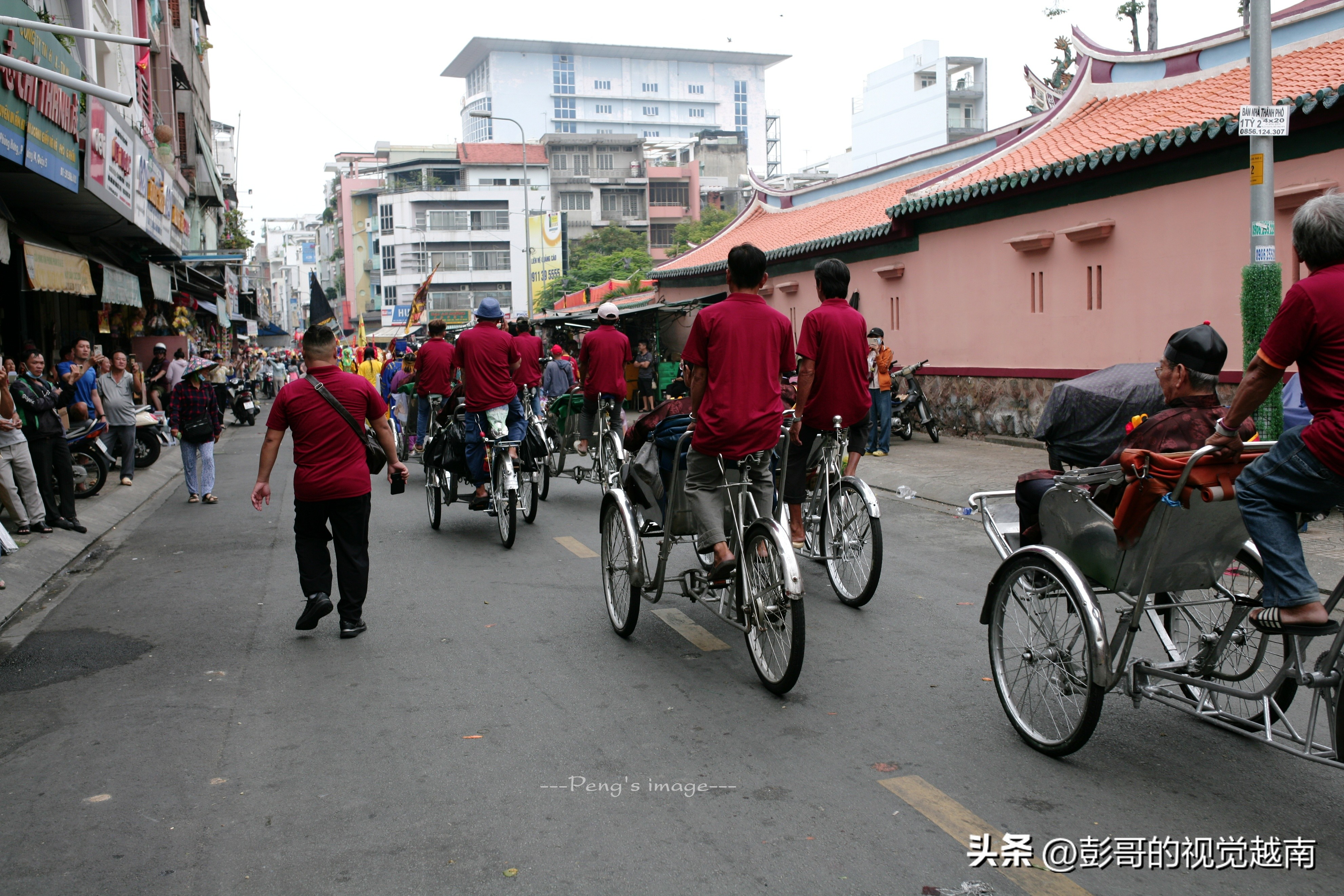 越南西貢華人的【恭請關聖帝君聖駕出遊】活動。