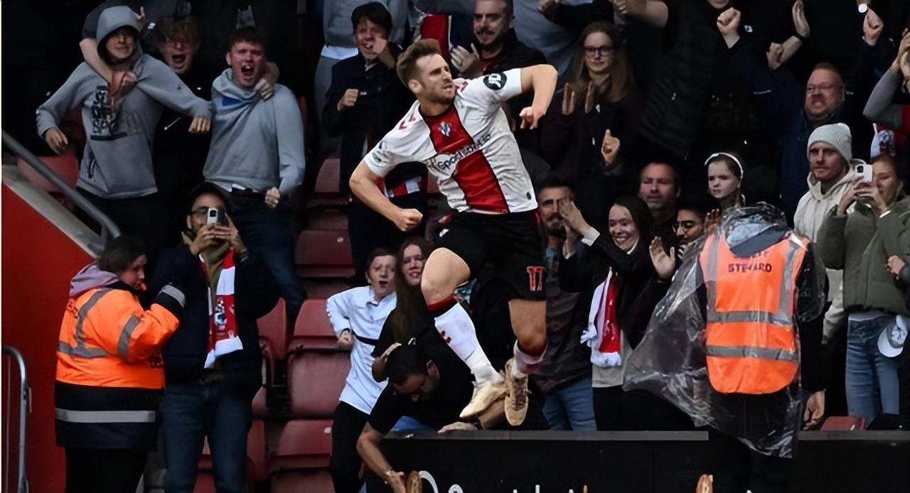 富安健洋远射破门,亚洲第一后卫富安健洋状态