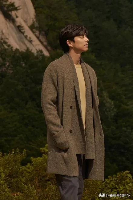 男士黑色大衣内搭什么颜色打底,男士穿大衣怎么搭配裤子和鞋子
