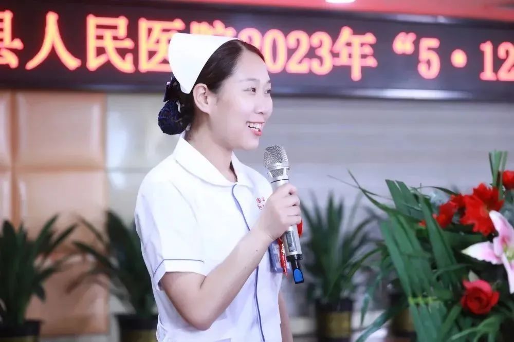 发展护士队伍改善护理服务演讲稿,发展护士队伍改善护理服务黑板报