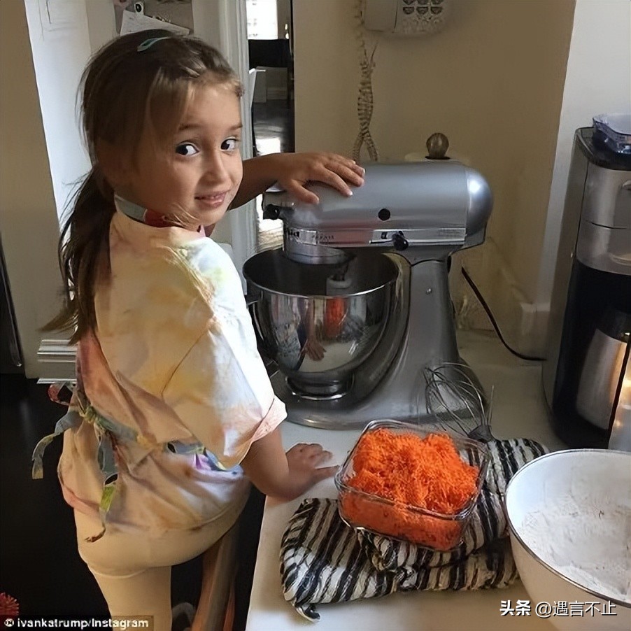 四岁用中文唱儿歌的女孩长大了，为她我希望川普再当选