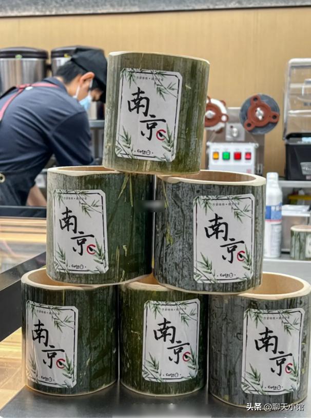 记者暗访奶茶里的真相,曝光竹筒奶茶反复使用