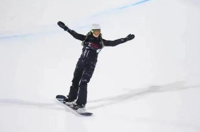 天门山翼装飞行女孩刘安全部视频,天门山翼装飞行女孩刘安照片曝光