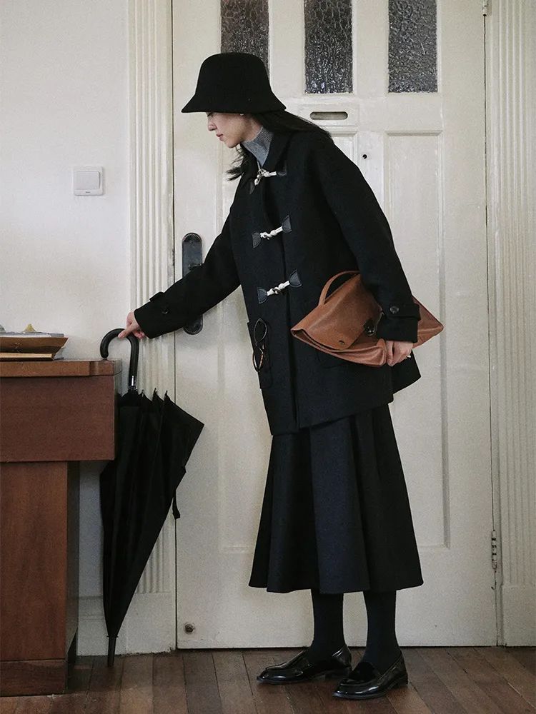 牛角扣大衣穿搭高级感小个子,牛角扣大衣如何穿出年轻高级感