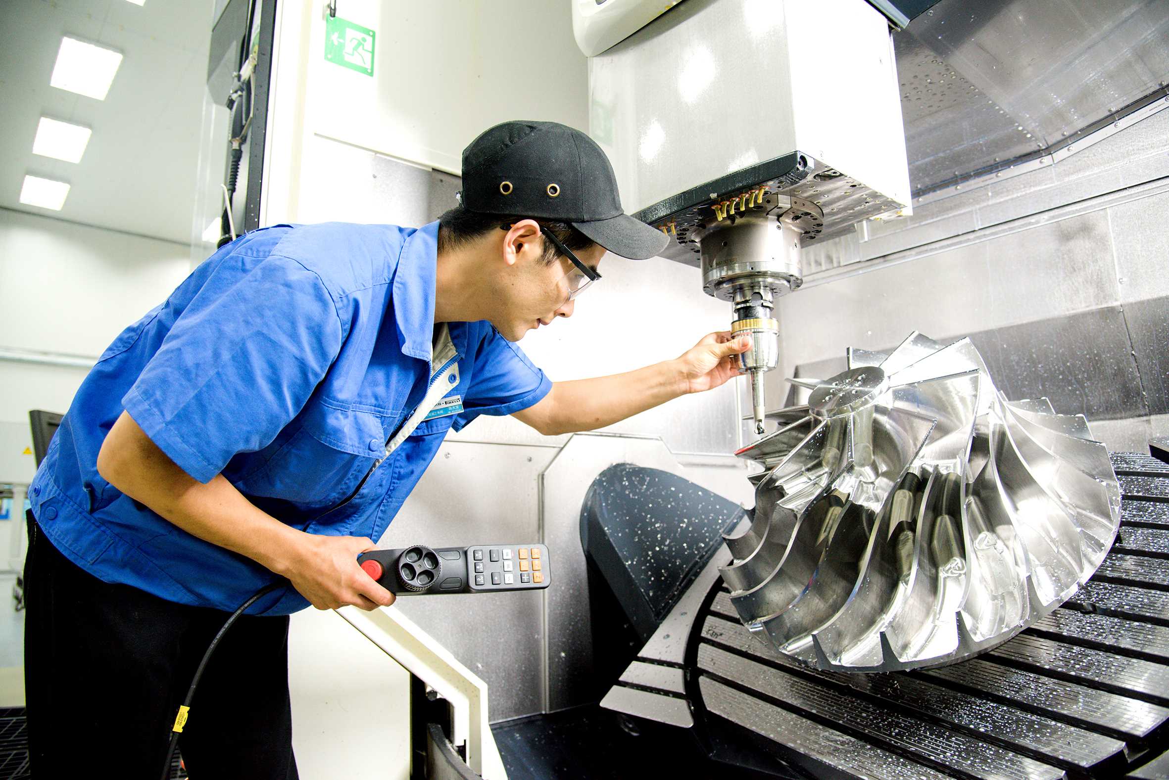 停一天或损失2亿元?美国*锁封**技术看热闹,我国咬牙攻克压缩机！