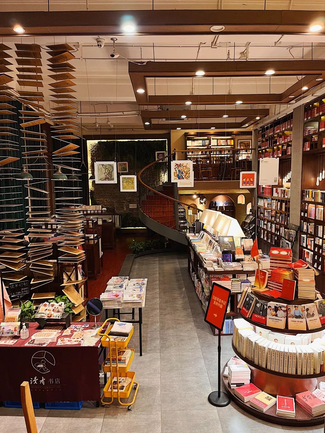 灏忓竷鎽勫奖鍥㈤槦,灏忓竷鎽勫奖