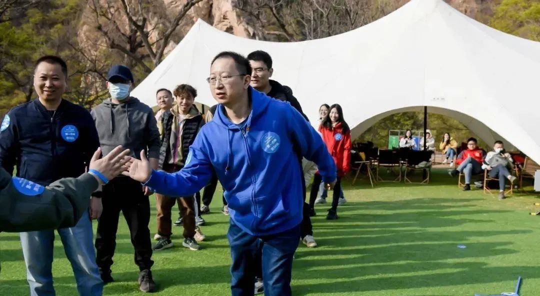 创业就像游泳一样,创业就像一条小船