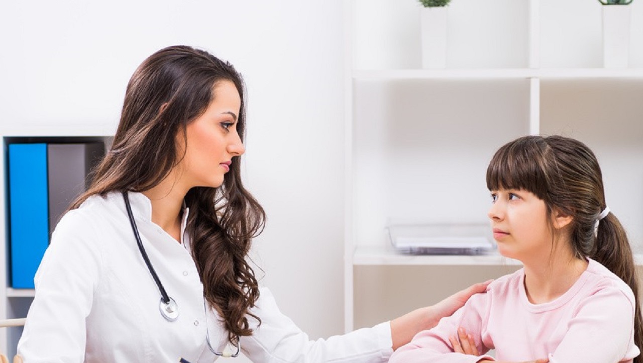 为什么女孩子容易“性早熟”，这3点是重要原因，家长要留心