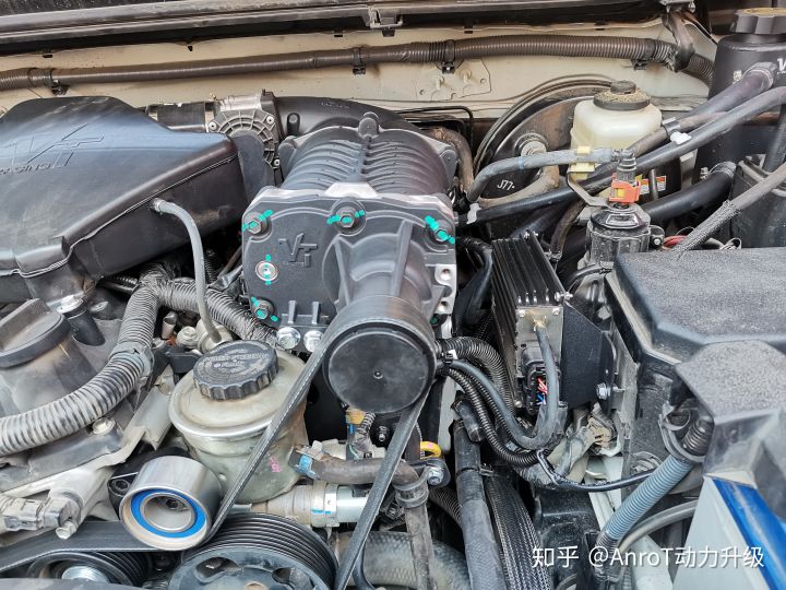 丰田普拉多2700到底肉不肉,丰田普拉多2700价格油耗