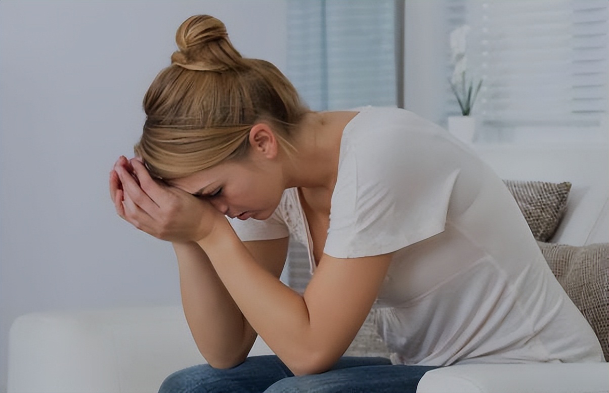 白头发严重增多怎么调理女性,女性白头发增多别以为是老了