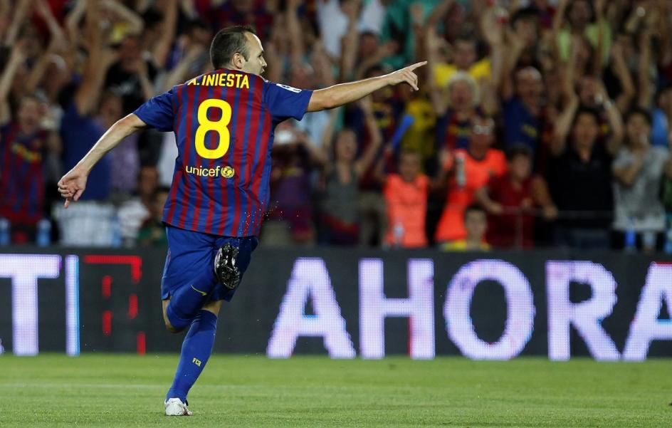 世界足球先生c罗获奖视频,世界足球巨星评c罗和梅西