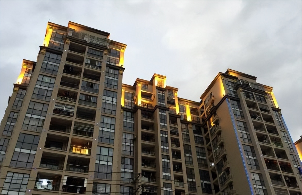 法拍房标注特价的是什么意思,法拍房和特价房的区别