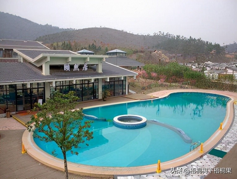 去这六个地方泡温泉也不错,腾冲洞山温泉村泡温泉价格