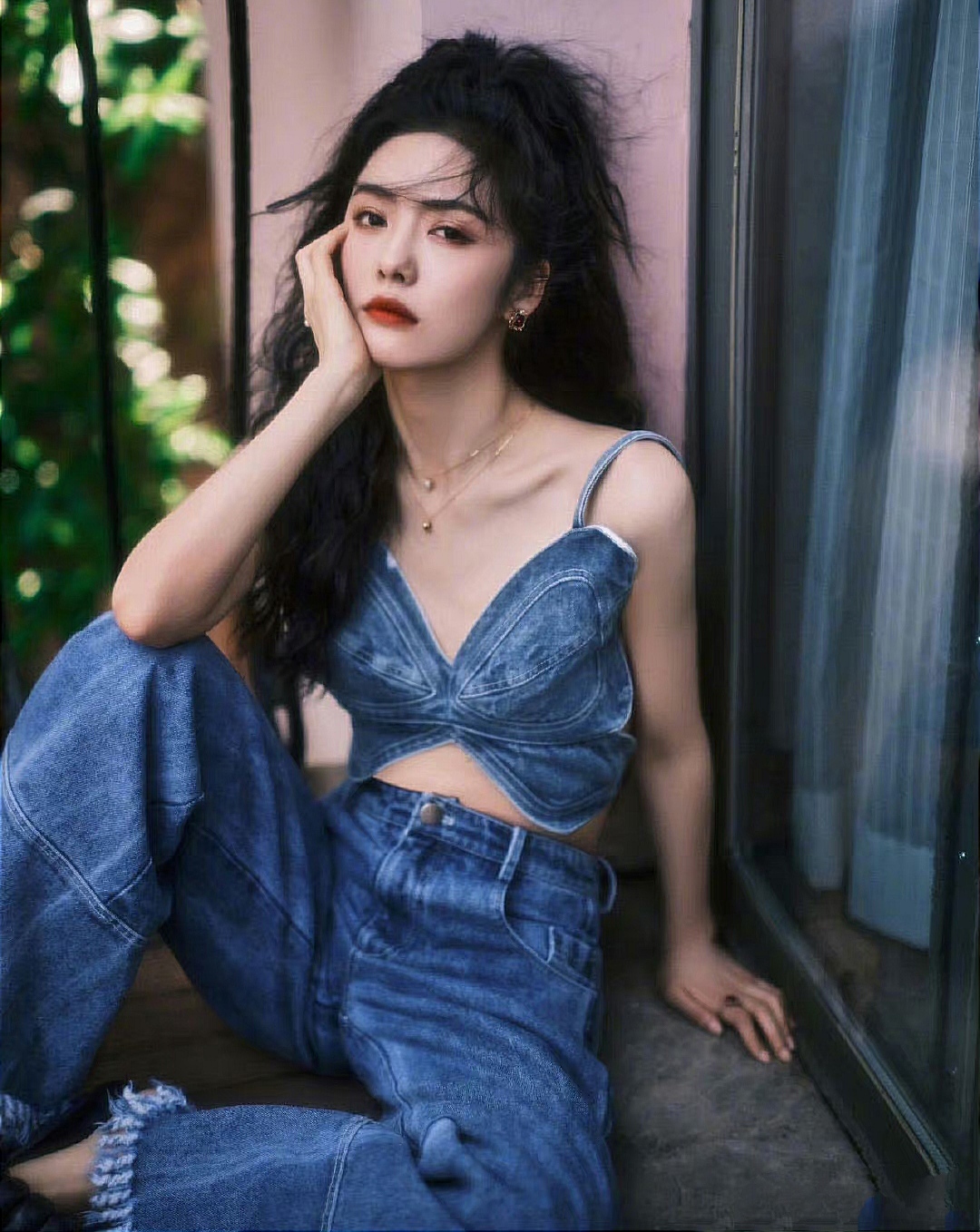 蔡文静复古衣服,蔡文静红格子外套