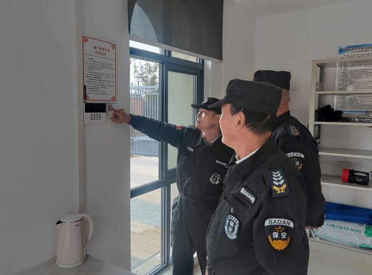 凭初中学历54岁保安写出40万字小说，被选入“中国当地文学库”！