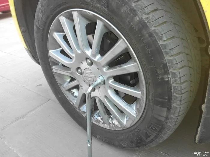 走烂路刹车卡钳哐当异响,刹车卡钳异响如何用扎带处理