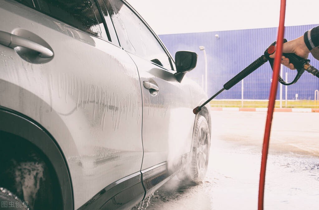 自己洗车需要哪些工具和注意事项,推荐的洗车必备东西