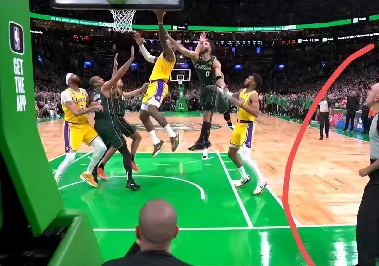 湖人被裁判针对,湖人大胜勇士裁判惹争议