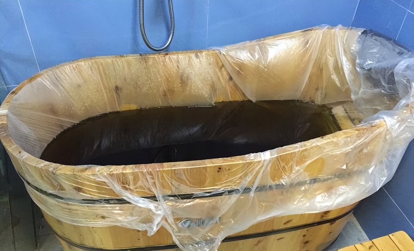 女子带3岁儿子洗药浴，不料却洗出绝症，*底卧**2年讨公道，结局如何