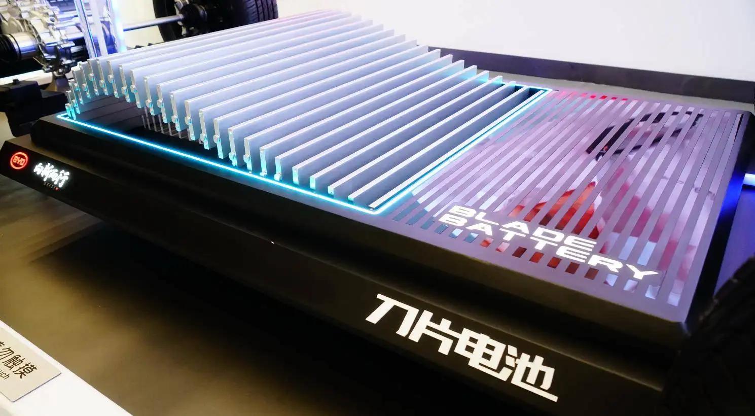 比亚迪和宁德时代谁的电池抗衰减,宁德时代和比亚迪的锂电池哪个好