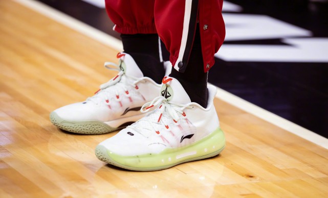 李宁驭帅14吉米巴特勒配什么袜子,李宁驭帅14吉米巴特勒价格