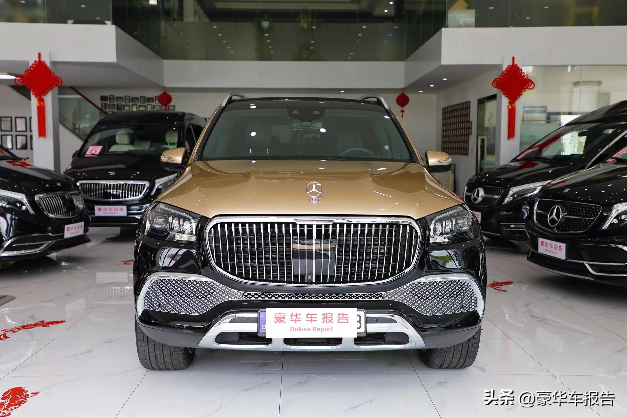 奔驰gls600迈巴赫2022款4座版,奔驰gls400跟迈巴赫的gls600不同
