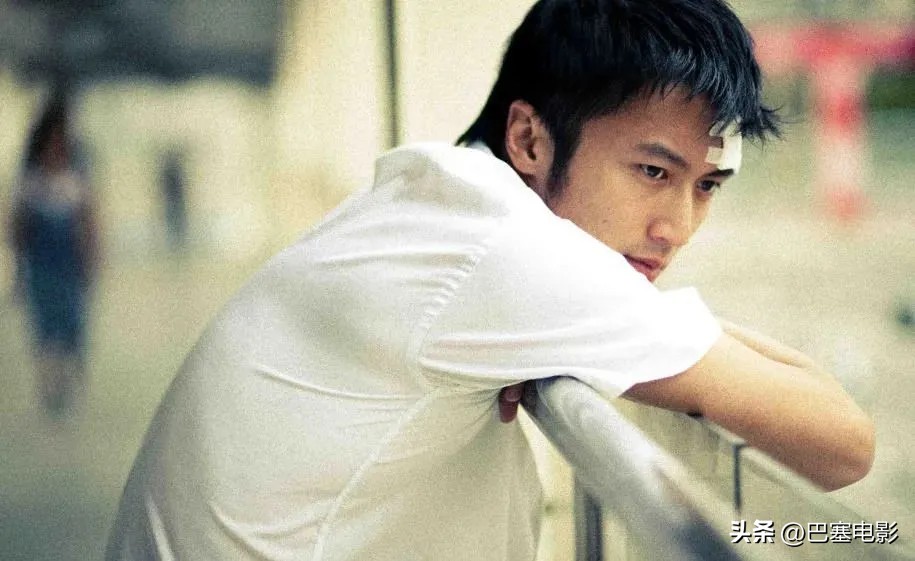 王菲谢霆锋旧照曝光甜蜜,谢霆锋王菲早期恩爱场面