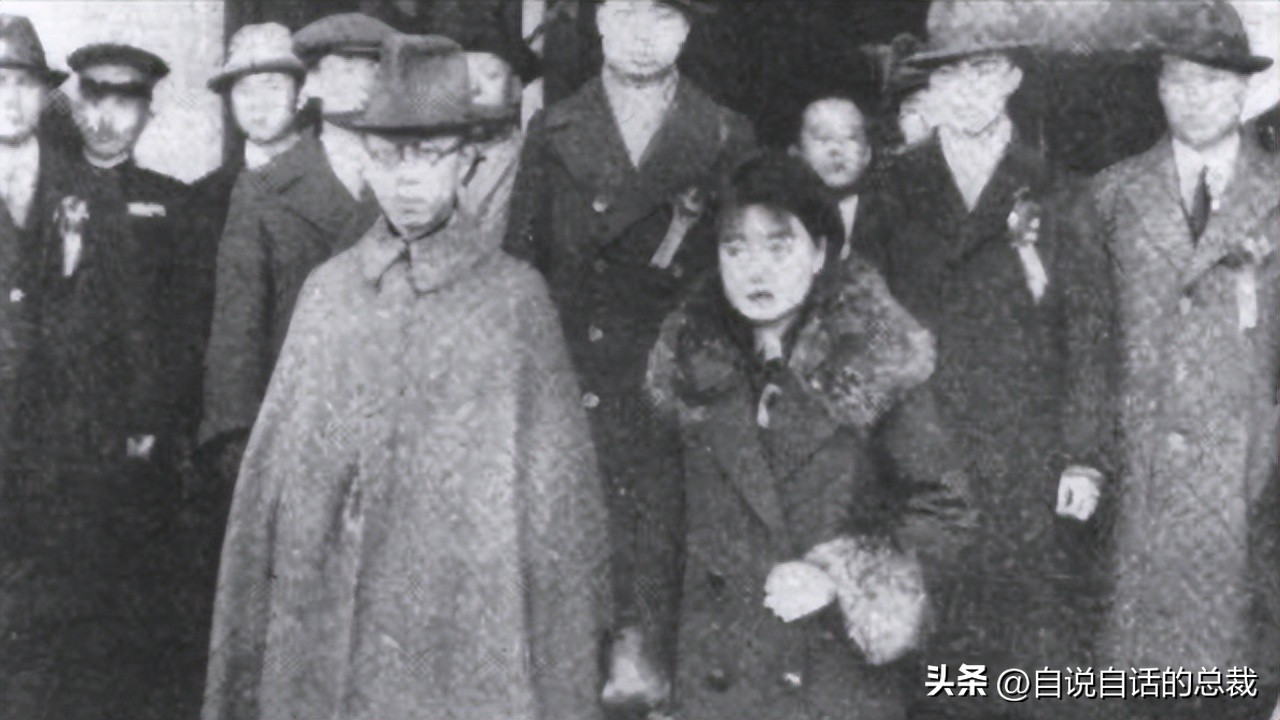 末代皇帝传奇皇后抽大烟,末代皇帝皇后沉迷抽大烟视频