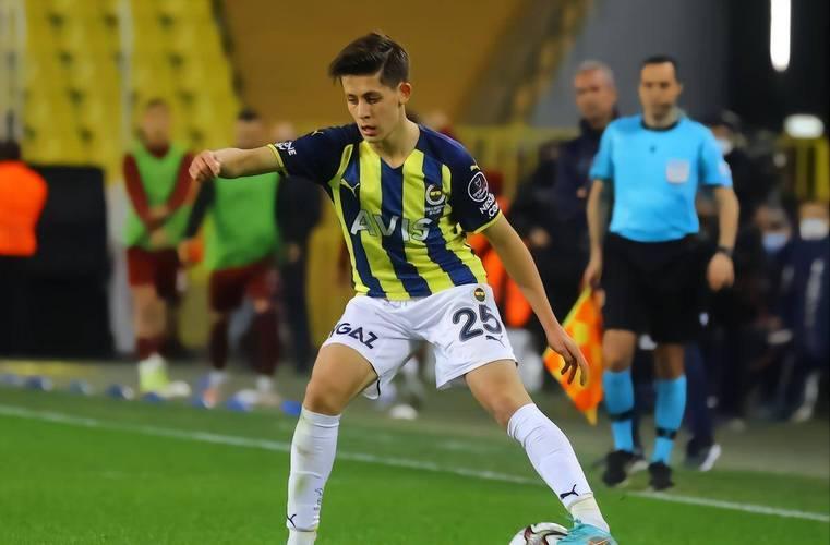 国足0-3不敌伊朗无缘亚洲杯,国足0-2韩国无缘四强