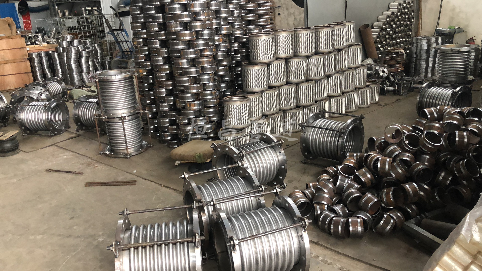 波纹钢套管作用,波纹保温套管