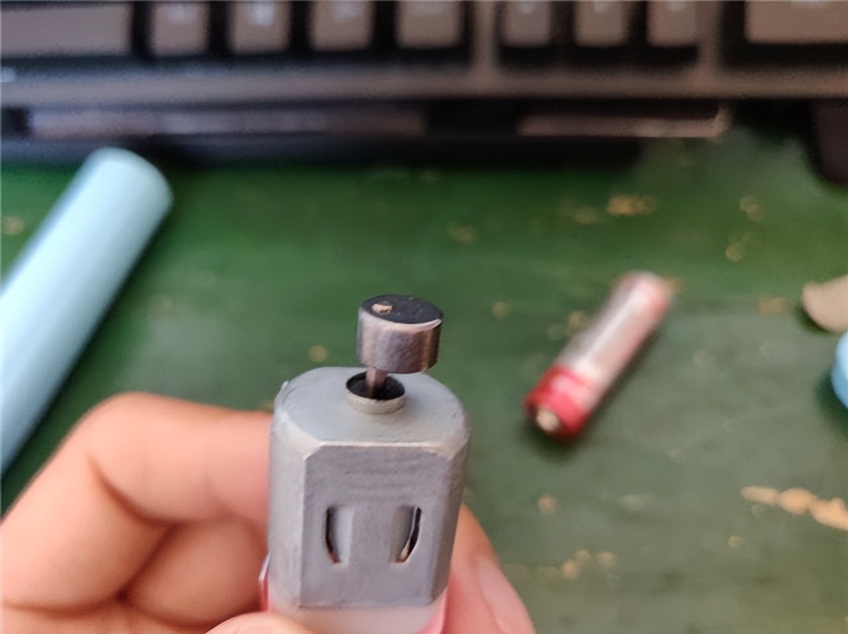 电动牙刷刷牙有危害吗,宝宝用电动牙刷的危害