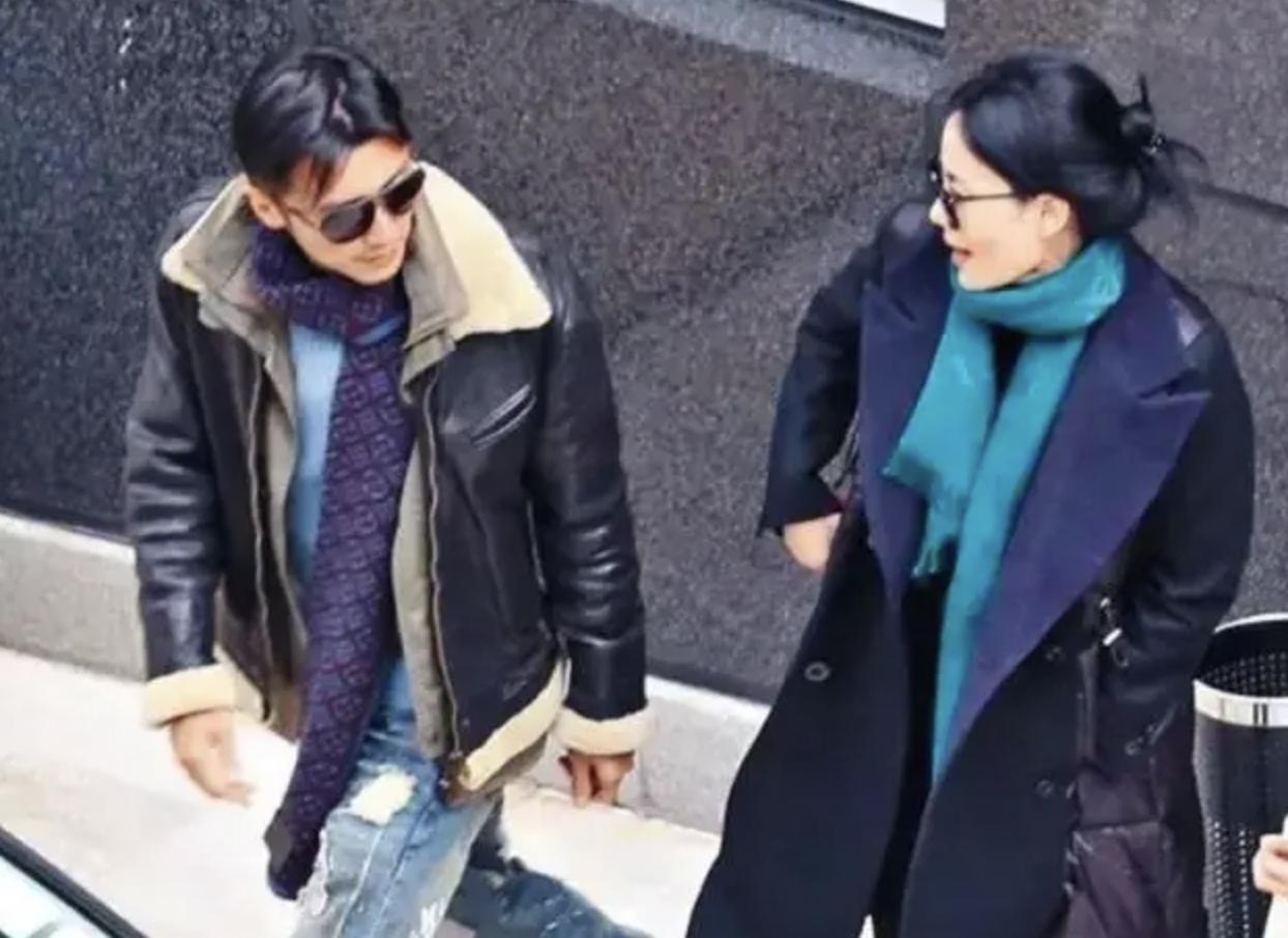 谢霆锋王菲复合后牵手视频,王菲和谢霆锋复合是哪一年