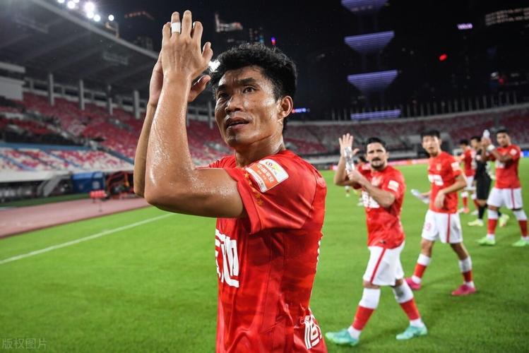 艾菲尔丁踢球技术,艾菲尔丁踢野球